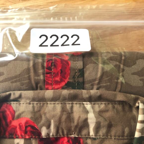 The Rails Shirt Camo Floral Rose All Over Print Sz XL Button Up Long Sleeve - Picture 9 of 9